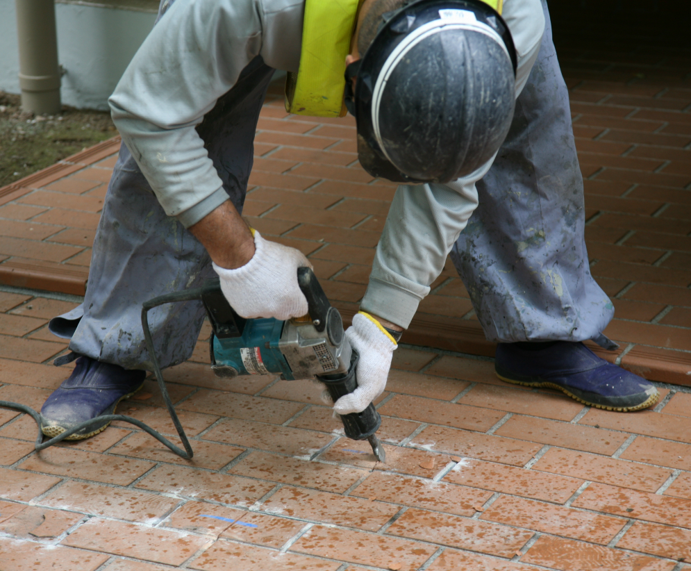 斫り・解体工事